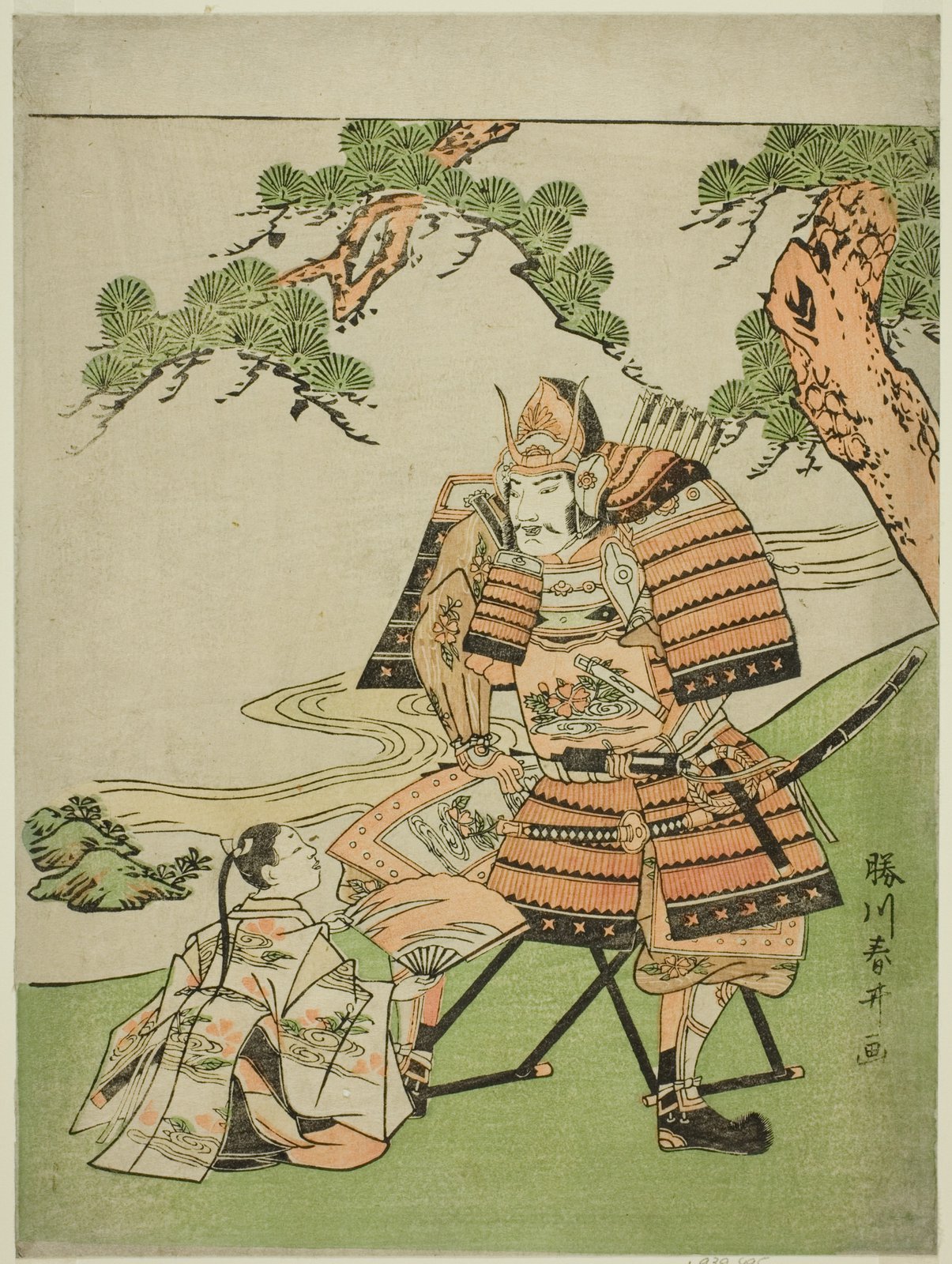 鎧をまとった武将が床几のそばに立ち、その前で幼い少年が地面に座って見上げている。背景に松と流れ。動きのない、静かな対話の場面