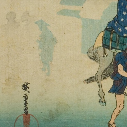 二枚目の同じ範囲の拡大。旅人三人は淡い青緑の平らな影になり、荷物や杖の区別がつきにくい。馬の後脚は色が乗らず紙の色のまま